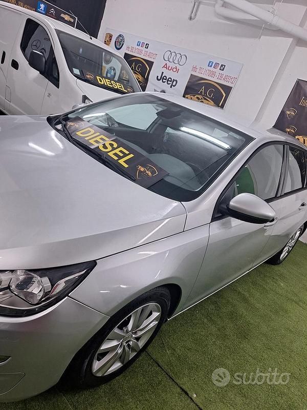 Usata Peugeot 308 Business-Line 92 CV (67 kW) 2014 Grigio Berlina