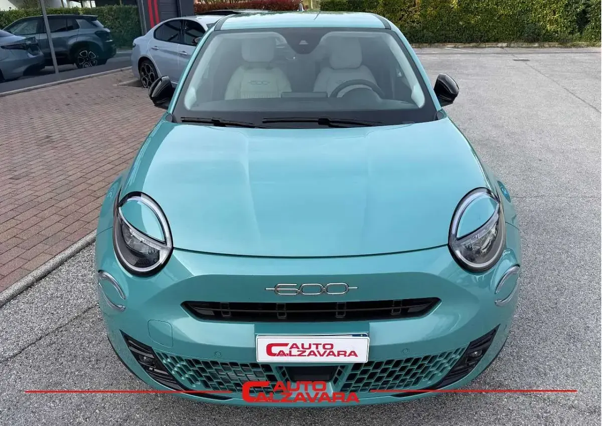 Usata Fiat 600 La Prima 110 CV (80 kW) 2025 Azzurro cielo SUV