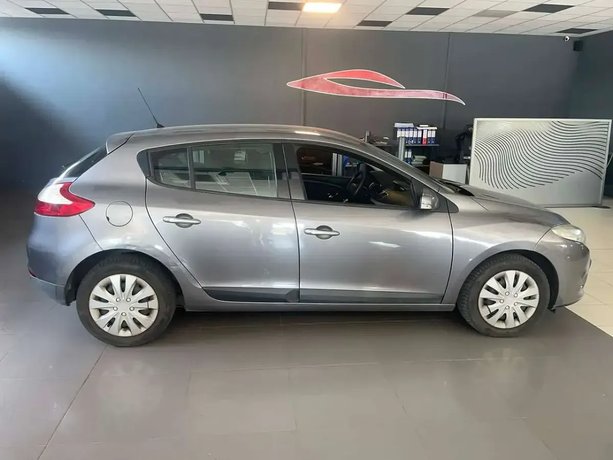 Usata Renault Mégane III Luxe 110 CV (80 kW) 2010 Grigio Berlina