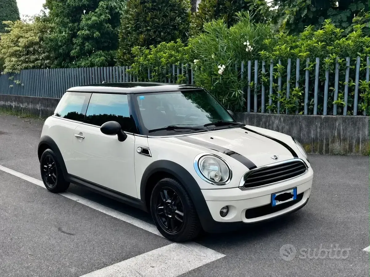 Usata Mini Cooper 122 CV (89 kW) 2010 Bianco Utilitaria