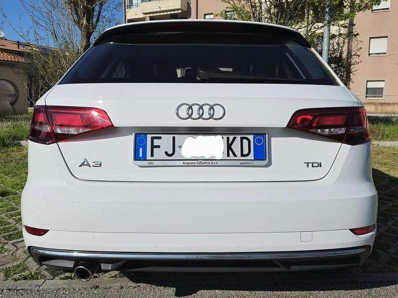Usata Audi A3 Design 116 CV (85 kW) 2017 Bianco Berlina
