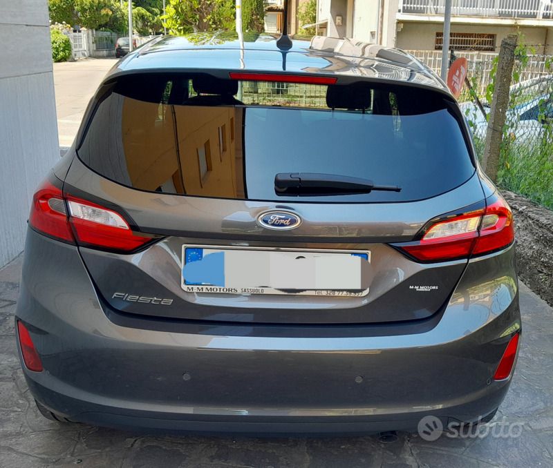 Usata Ford Fiesta Titanium 75 CV (55 kW) 2023 Grigio Utilitaria