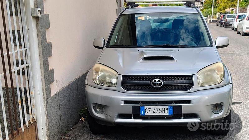Usata Toyota RAV4 Sol 116 CV (85 kW) 2005 Grigio SUV