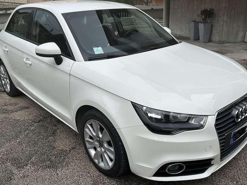 Usata Audi A1 Sportback Ambition 105 CV (77 kW) 2012 Utilitaria