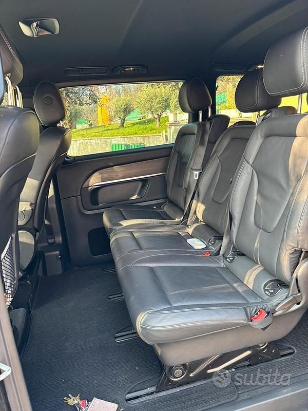 Usata Mercedes V250 Avantgarde 2023 Grigio Monovolume