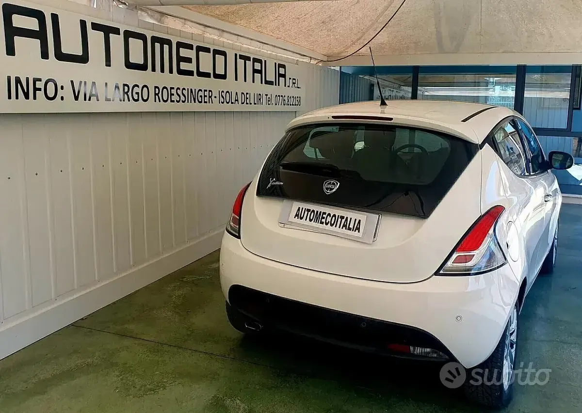 Usata Lancia Ypsilon 69 CV (50 kW) 2015 Bianco Utilitaria
