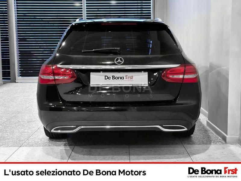 Usata Mercedes C180 116 CV (85 kW) 2017 Nero met. Station wagon
