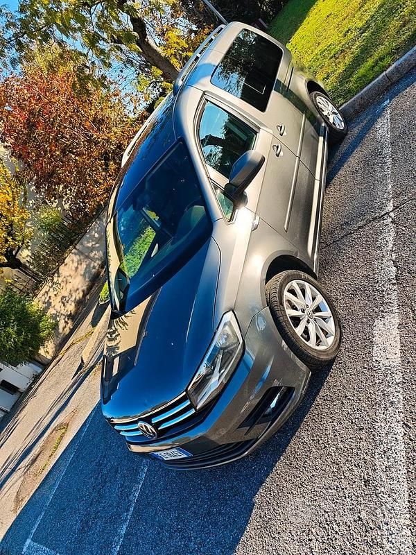 Grigio Usata 2016 VW Caddy Maxi Family Monovolume | 11.000 € (Cara) - Immagine 1/4