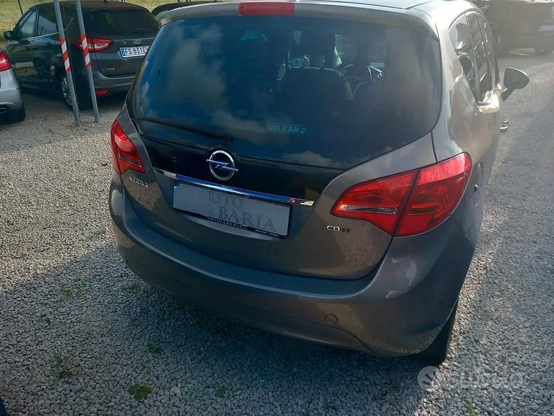 Usata Opel Meriva Cosmo 110 CV (80 kW) 2011 Grigio Monovolume
