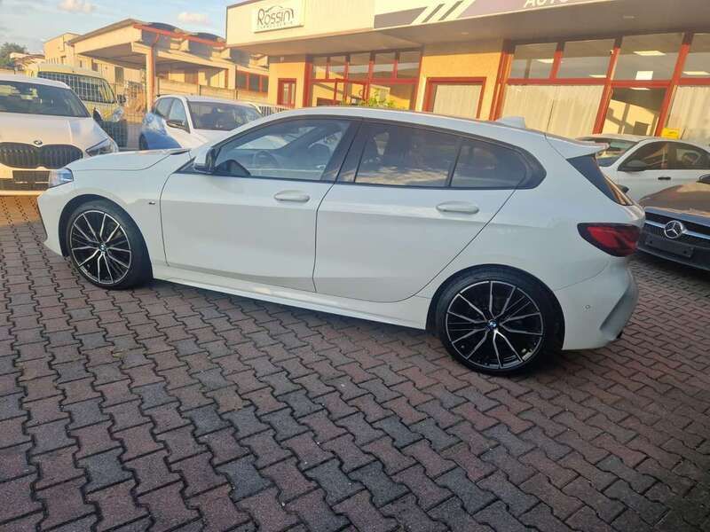 Usata BMW 118 M Sport 140 CV (102 kW) 2022 Bianco Utilitaria