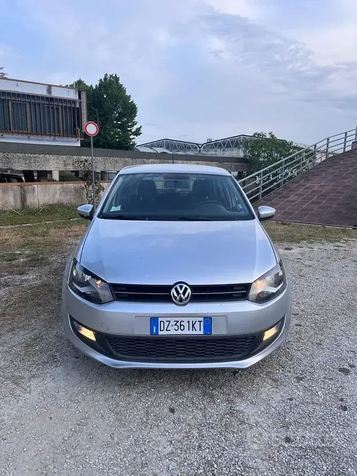Usata VW Polo 75 CV (55 kW) 2010 Grigio Utilitaria
