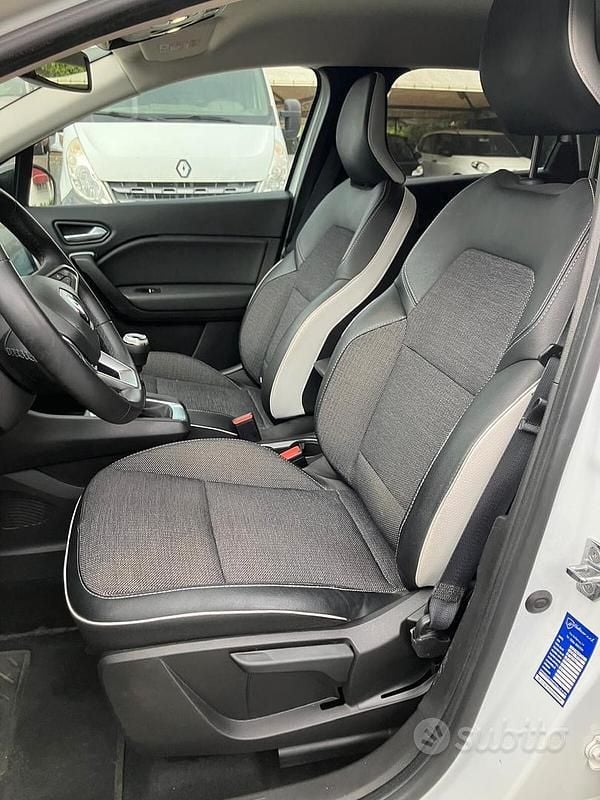 Usata Renault Captur Intens 100 CV (73 kW) 2022 Bianco SUV