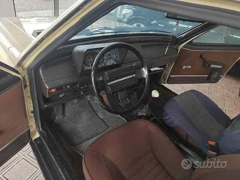 Usata Alfa Romeo Giulietta 109 CV (80 kW) 1980 Beige Berlina