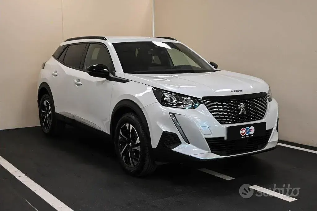 Usata Peugeot 2008 Active 101 CV (74 kW) 2023 Bianco SUV