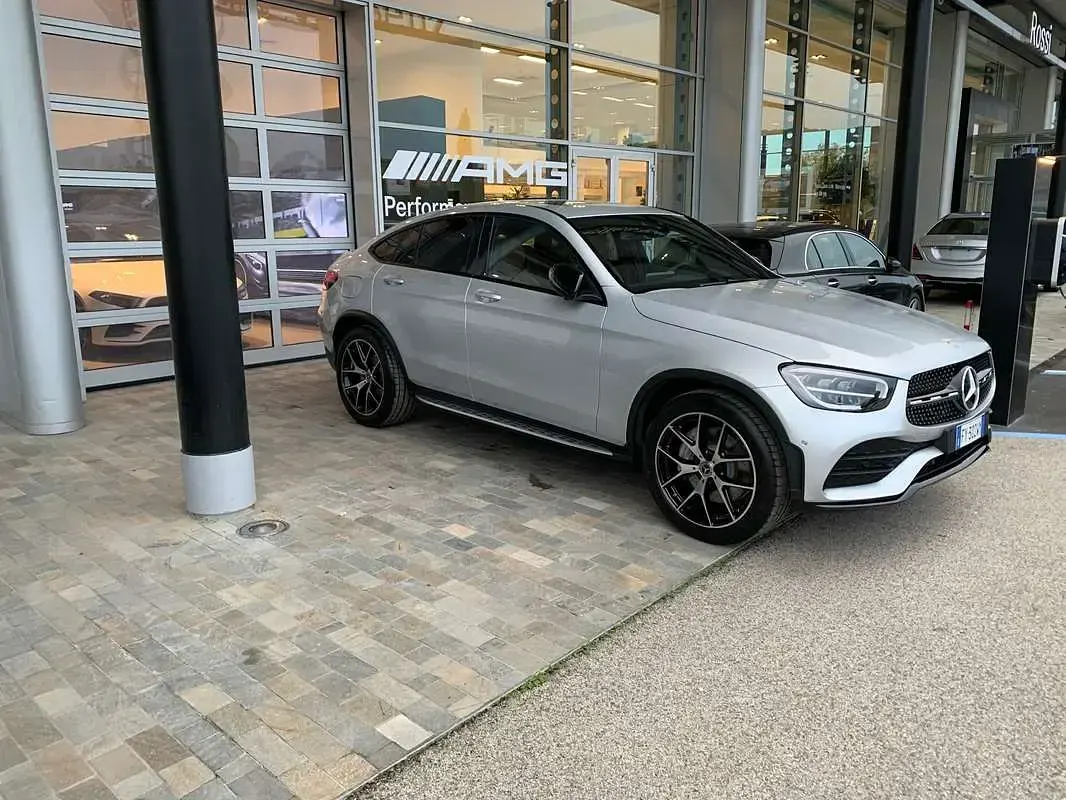 Usata Mercedes GLC220 Premium Plus 194 CV (142 kW) 2019 Argento SUV