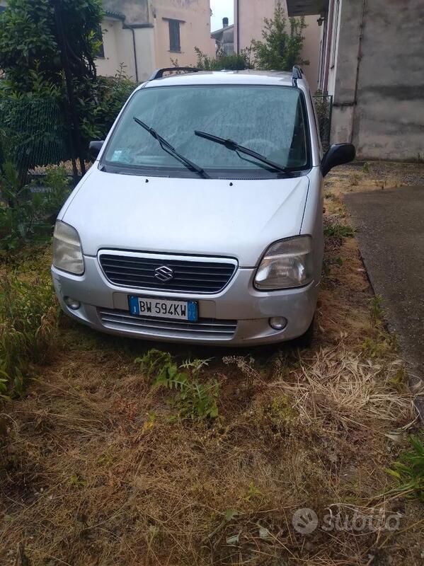 Usata Suzuki Wagon R+ 76 CV (55 kW) 2002 Grigio Monovolume