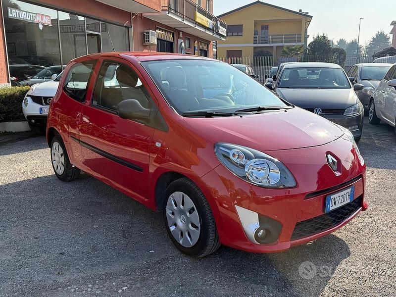 Usata Renault Twingo LE 58 CV (42 kW) 2009 Rosso Utilitaria