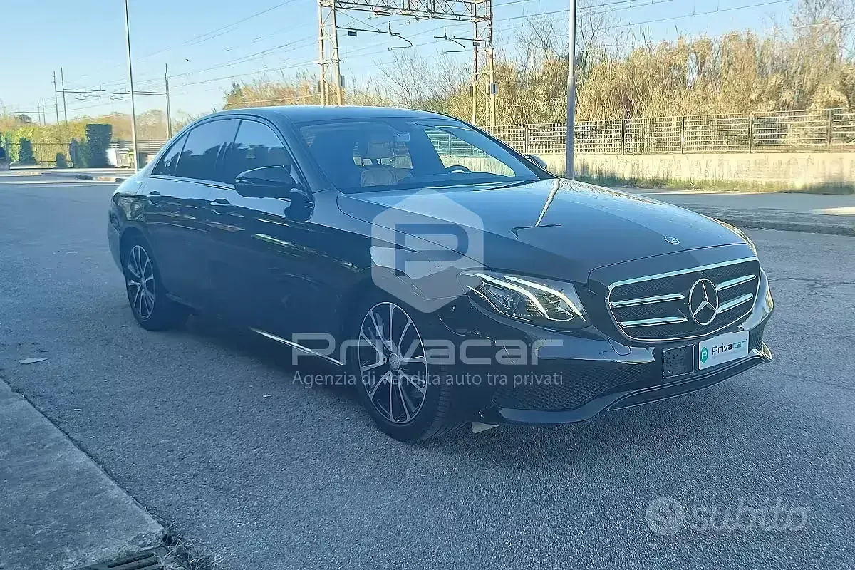 Usata Mercedes E220 Exclusive 194 CV (142 kW) 2016 Nero Berlina