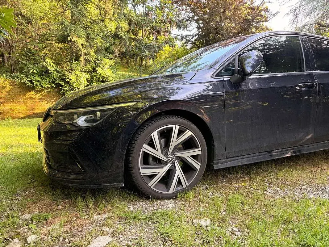 Occasion VW Golf VIII R-line 150 PK (110 kW) 2021 Zwart Sedan