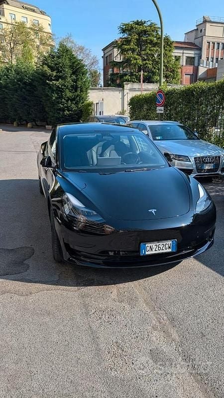 Usado Tesla Model 3 Standard Range 208 kW (283 HP) 2024 Preto Sedan