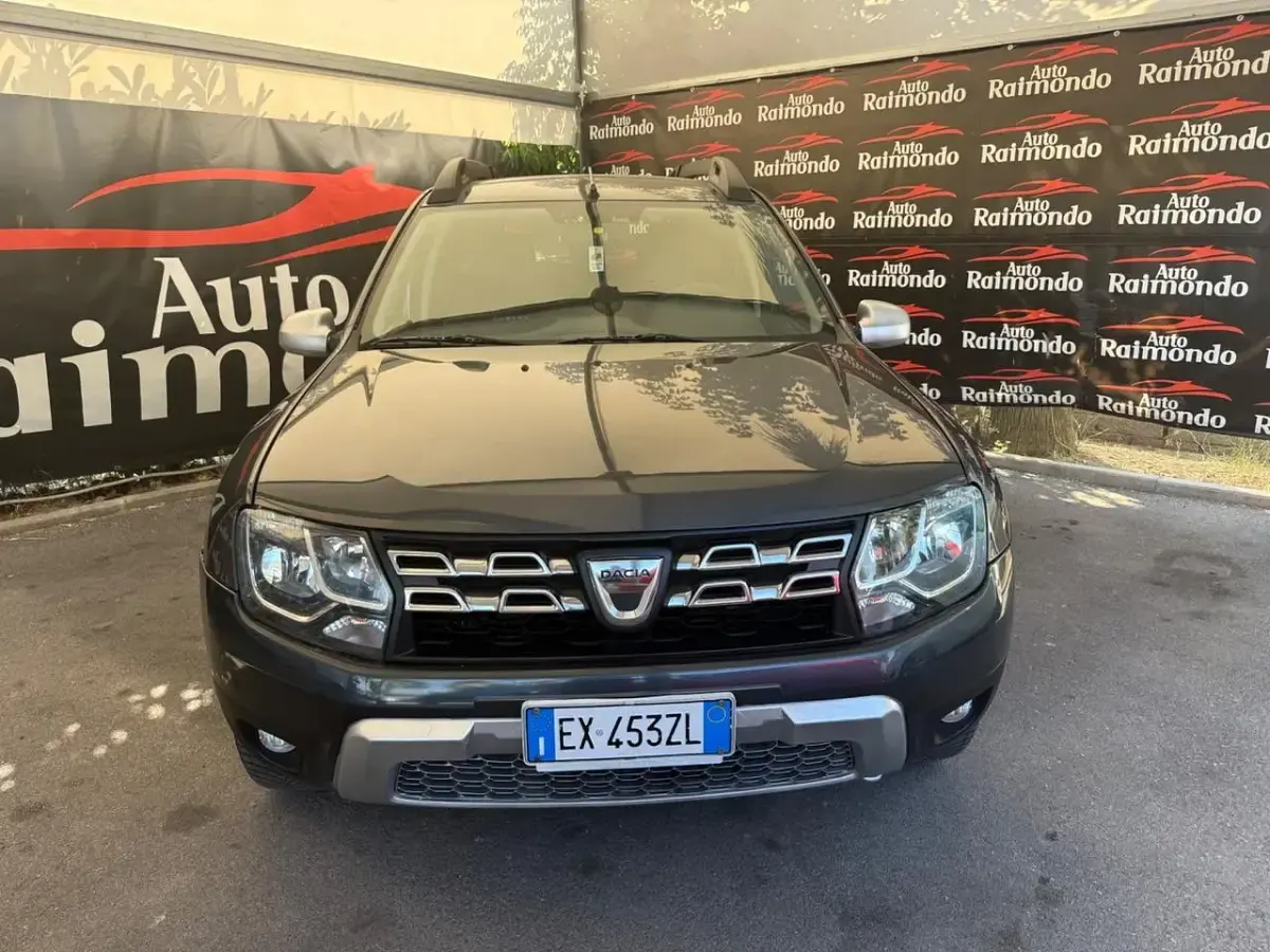 Usata Dacia Duster Lauréate 108 CV (79 kW) 2014 Grigio SUV