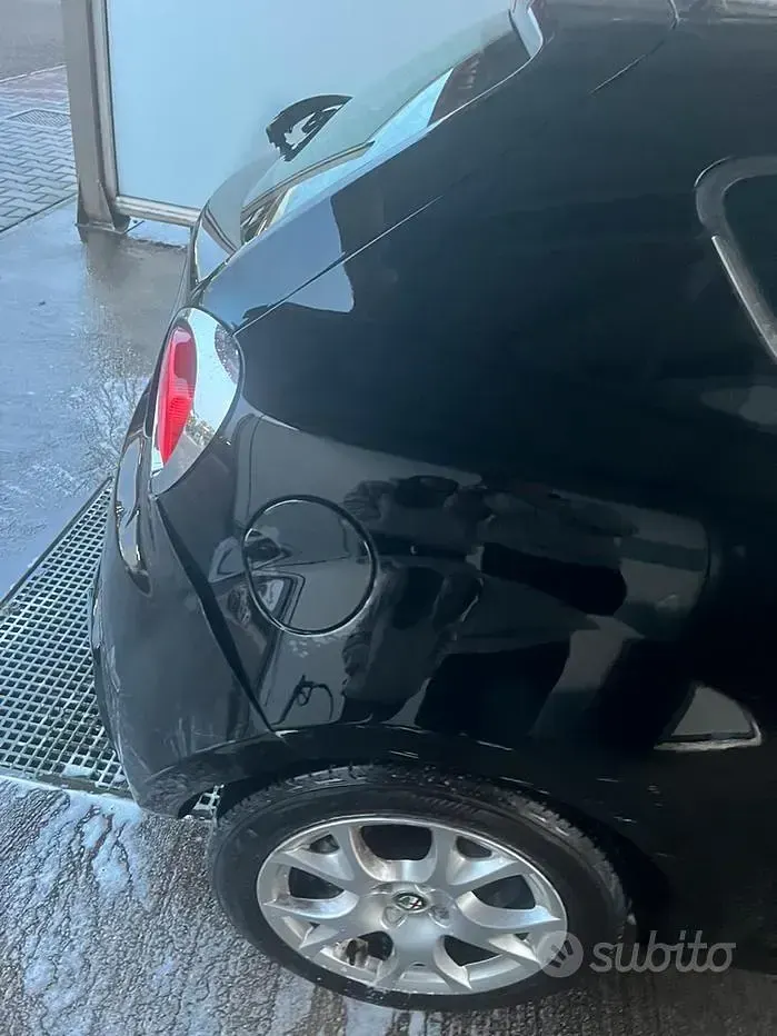 Usata Alfa Romeo MiTo Distinctive 79 CV (58 kW) 2009 Nero Utilitaria