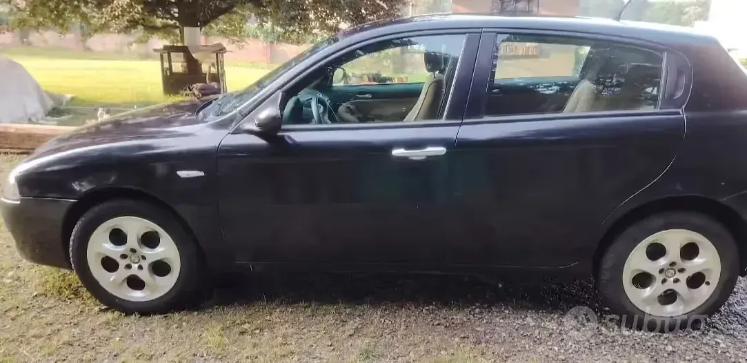 Usata Alfa Romeo 147 105 CV (77 kW) 2008 Nero Utilitaria