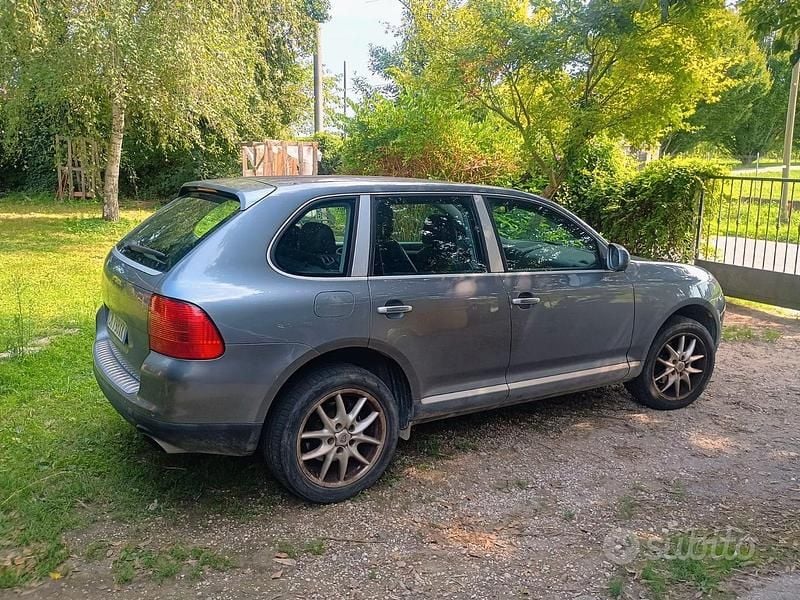 Usata Porsche Cayenne 250 CV (183 kW) 2004 Grigio SUV