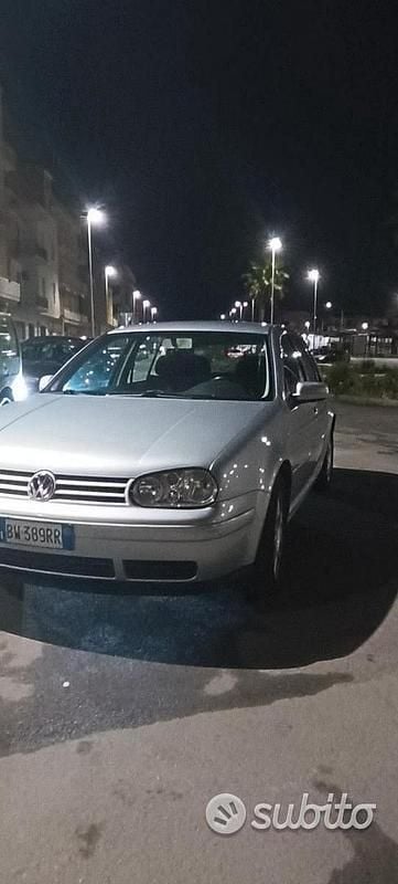 Usata VW Golf IV 105 CV (77 kW) 2001 Grigio Berlina