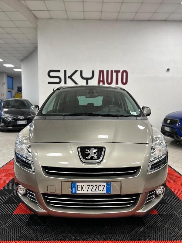 Usata Peugeot 5008 Allure 150 CV (110 kW) 2011 Beige Monovolume