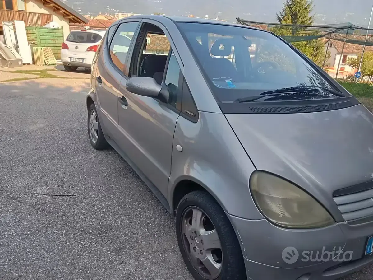 Usata Mercedes A170 90 CV (66 kW) 1999 Marrone Utilitaria