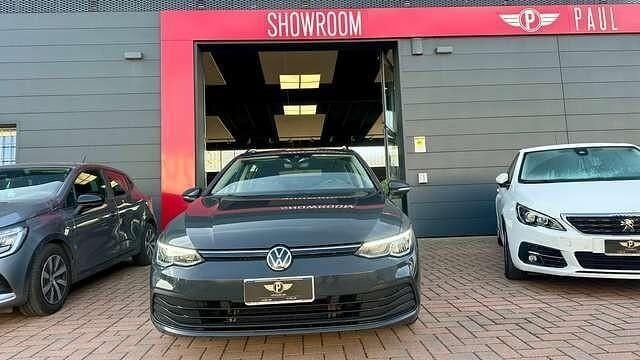Usata VW Golf VIII Life 131 CV (96 kW) 2021 Grigio Station wagon