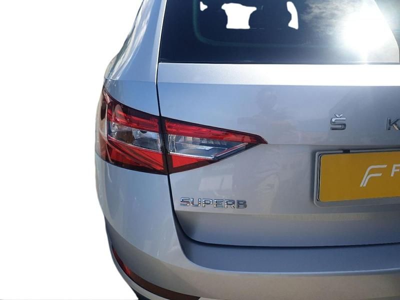 Usata Skoda Superb Executive 150 CV (110 kW) 2023 Argento Station wagon