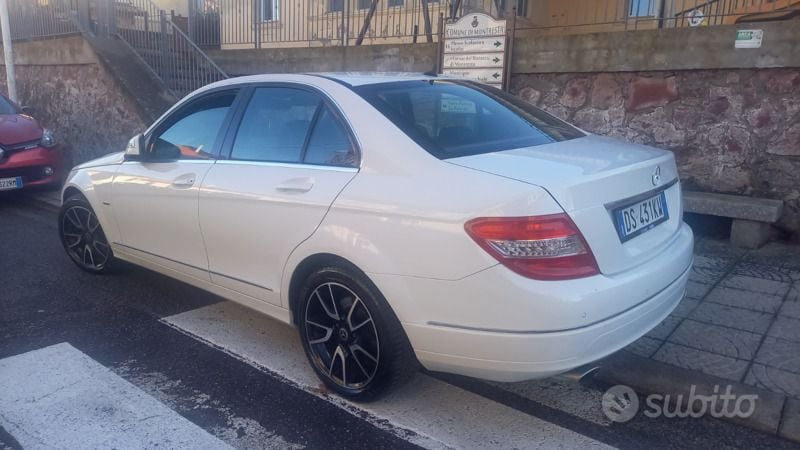 Usata Mercedes C320 224 CV (164 kW) 2008 Bianco Berlina