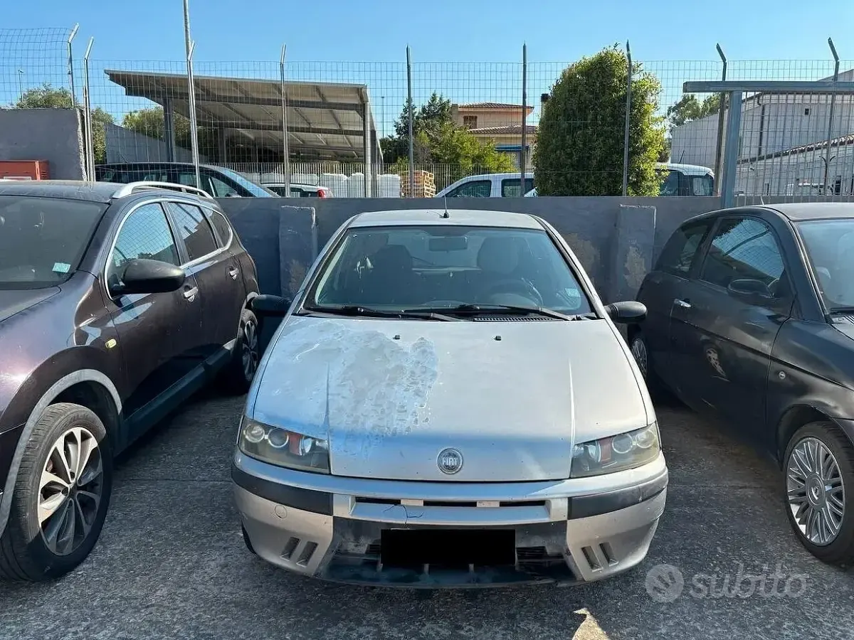 Usata Fiat Punto 60 CV (44 kW) 2002 Grigio Utilitaria