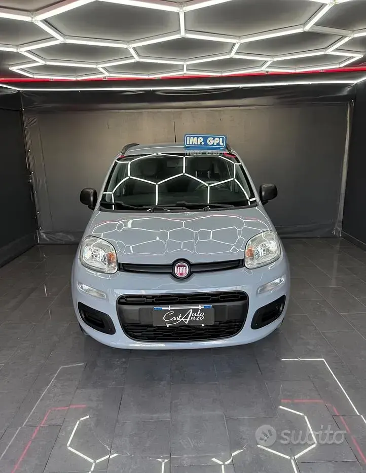 Usata Fiat Panda Lounge 69 CV (50 kW) 2018 Grigio Utilitaria
