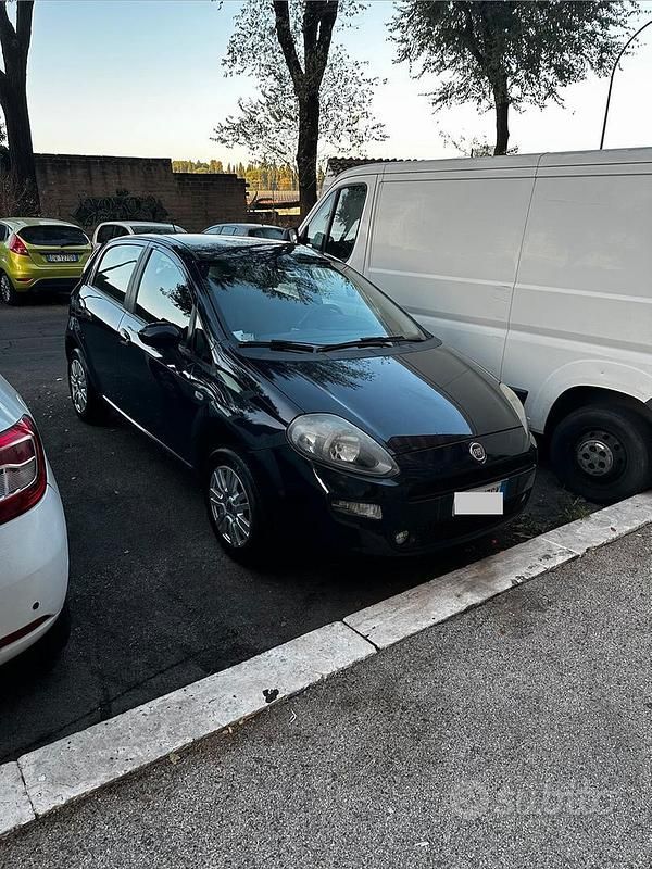 Usata Fiat Punto 77 CV (56 kW) 2015 Blu Utilitaria