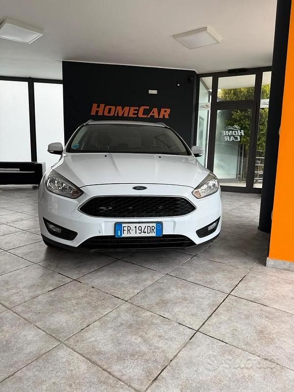 Käytetty Ford Focus Titanium 120 HP (88 kW) 2018 Valkoinen Sedan