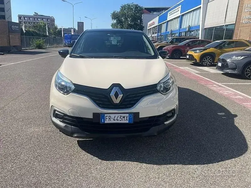 Usata Renault Captur 90 CV (66 kW) 2018 Beige SUV