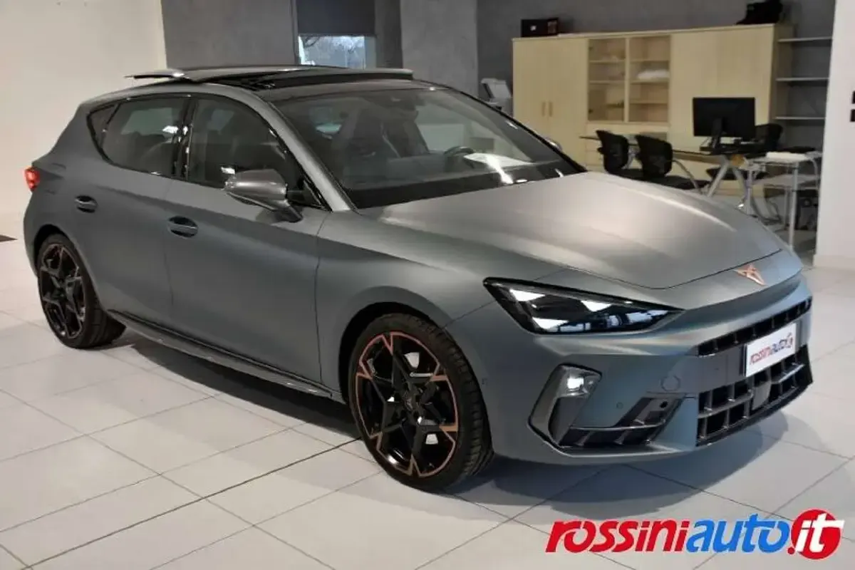 Usata Cupra Leon VZ 272 CV (200 kW) 2025 Enceladus grey opaco Berlina