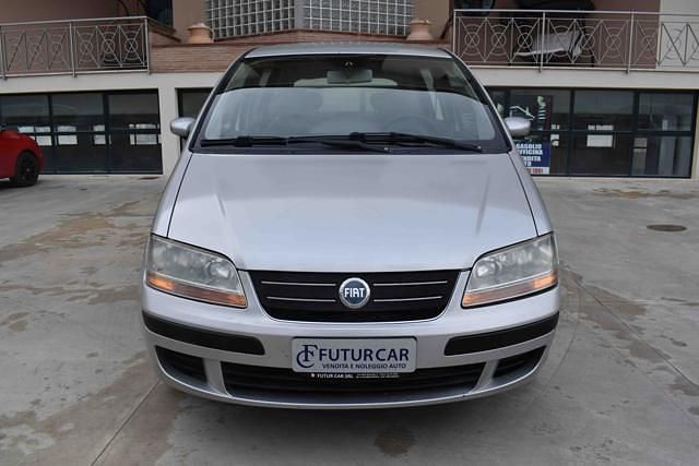 Usata Fiat Idea Emotion 69 CV (50 kW) 2005 Grigio Monovolume