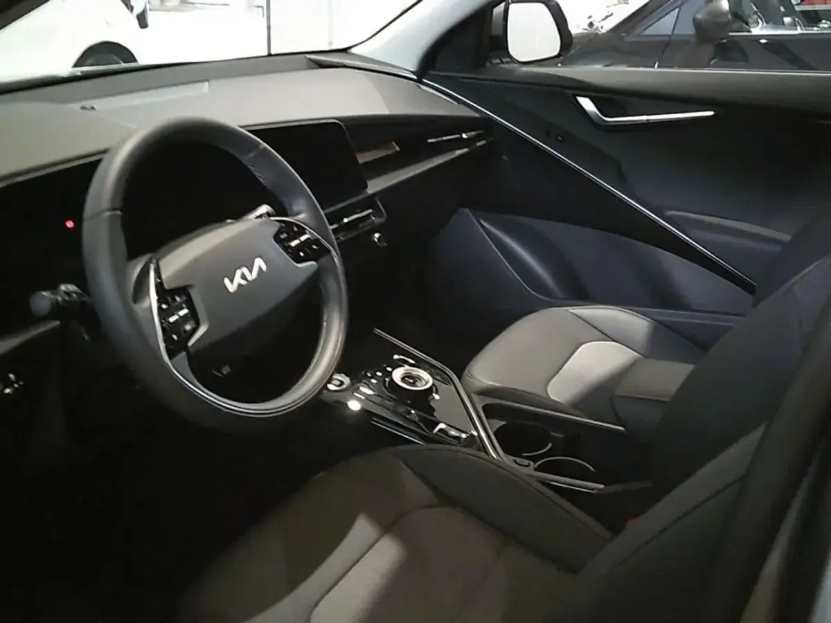 Nuevo Kia Niro Style 105 CV (77 kW) 2025 Gris SUV