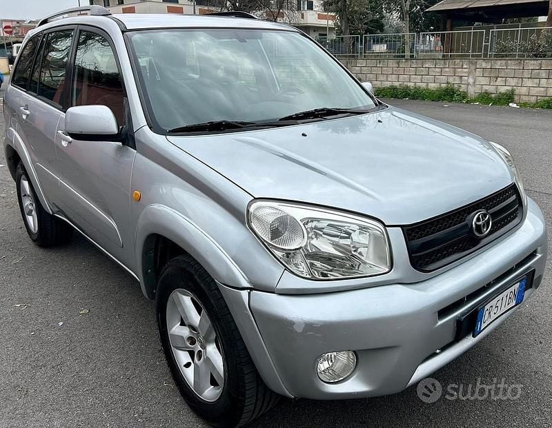 Usata Toyota RAV4 Sol 150 CV (110 kW) 2004 Grigio SUV