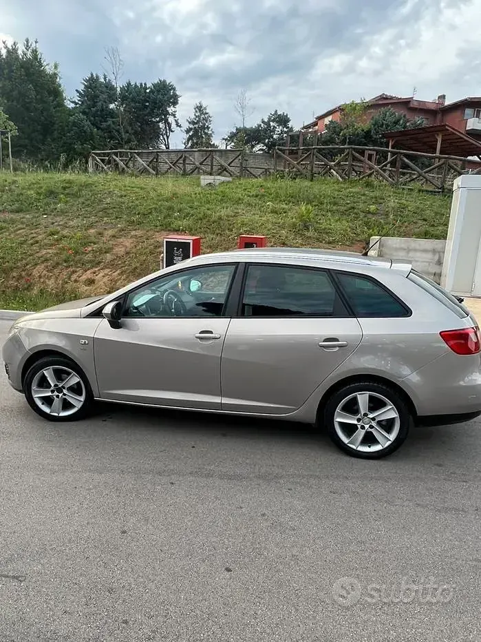 Usata Seat Ibiza ST 105 CV (77 kW) 2010 Grigio Station wagon