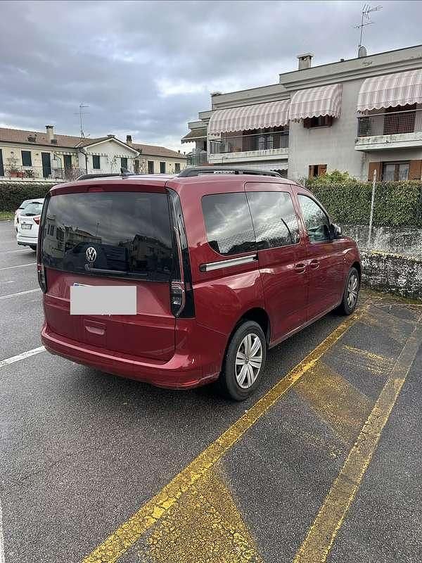 Usata VW Caddy 122 CV (89 kW) 2024 Rosso Monovolume