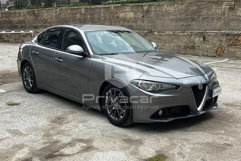 Usata Alfa Romeo Giulia Super 180 CV (132 kW) 2017 Grigio Berlina