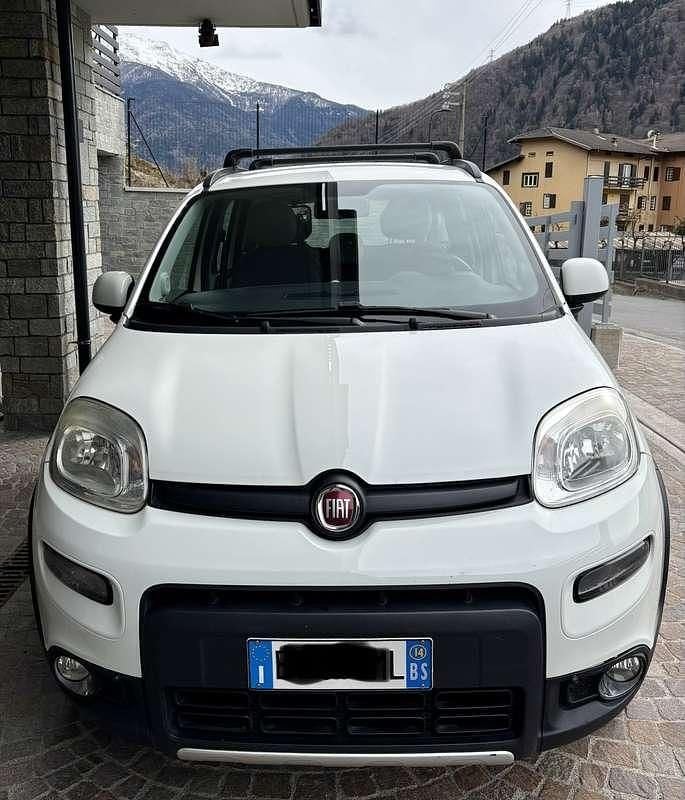 Usata Fiat Panda 4x4 Climbing 75 CV (55 kW) 2013 Bianco Utilitaria