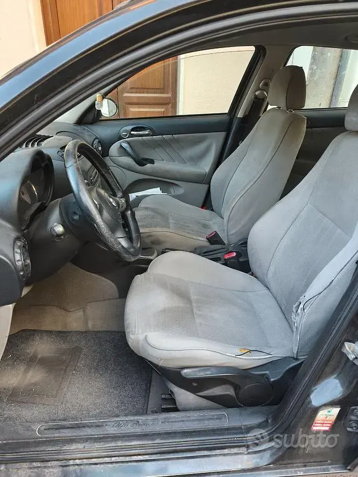 Usata Alfa Romeo 147 Progression 120 CV (88 kW) 2005 Nero Utilitaria
