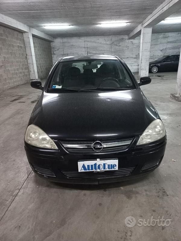 Usata Opel Corsa Club 75 CV (55 kW) 2004 Nero Utilitaria
