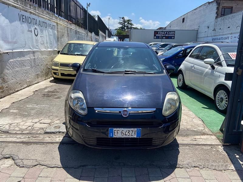 Usata Fiat Punto Active 69 CV (50 kW) 2011 Nero Utilitaria
